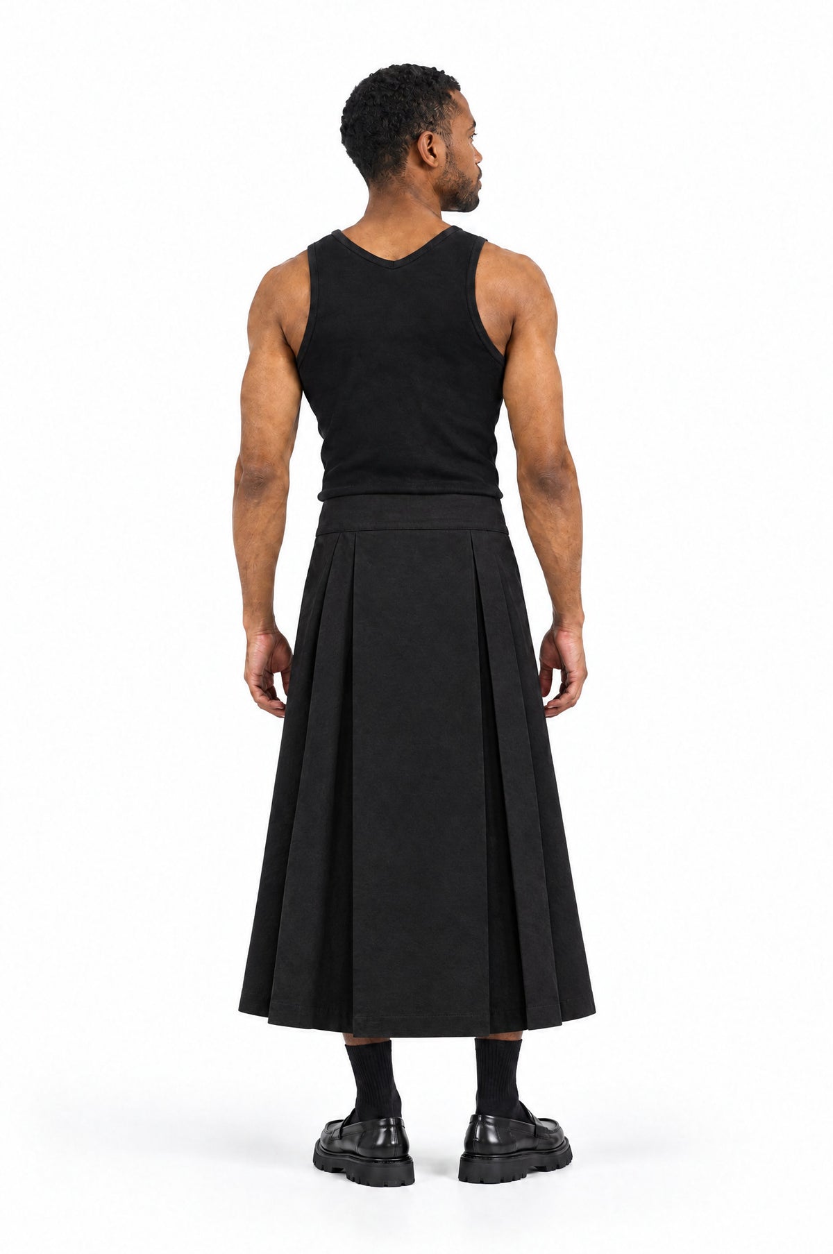 Falda BARKER LARGA NEGRO de hombre, vista trasera sobre modelo