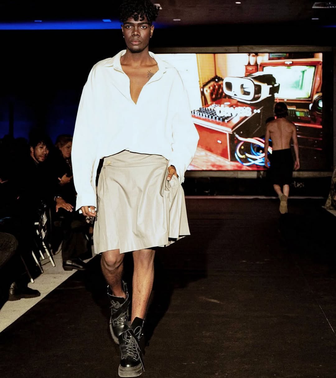 Look de @jv_murillo con faldas DAVES