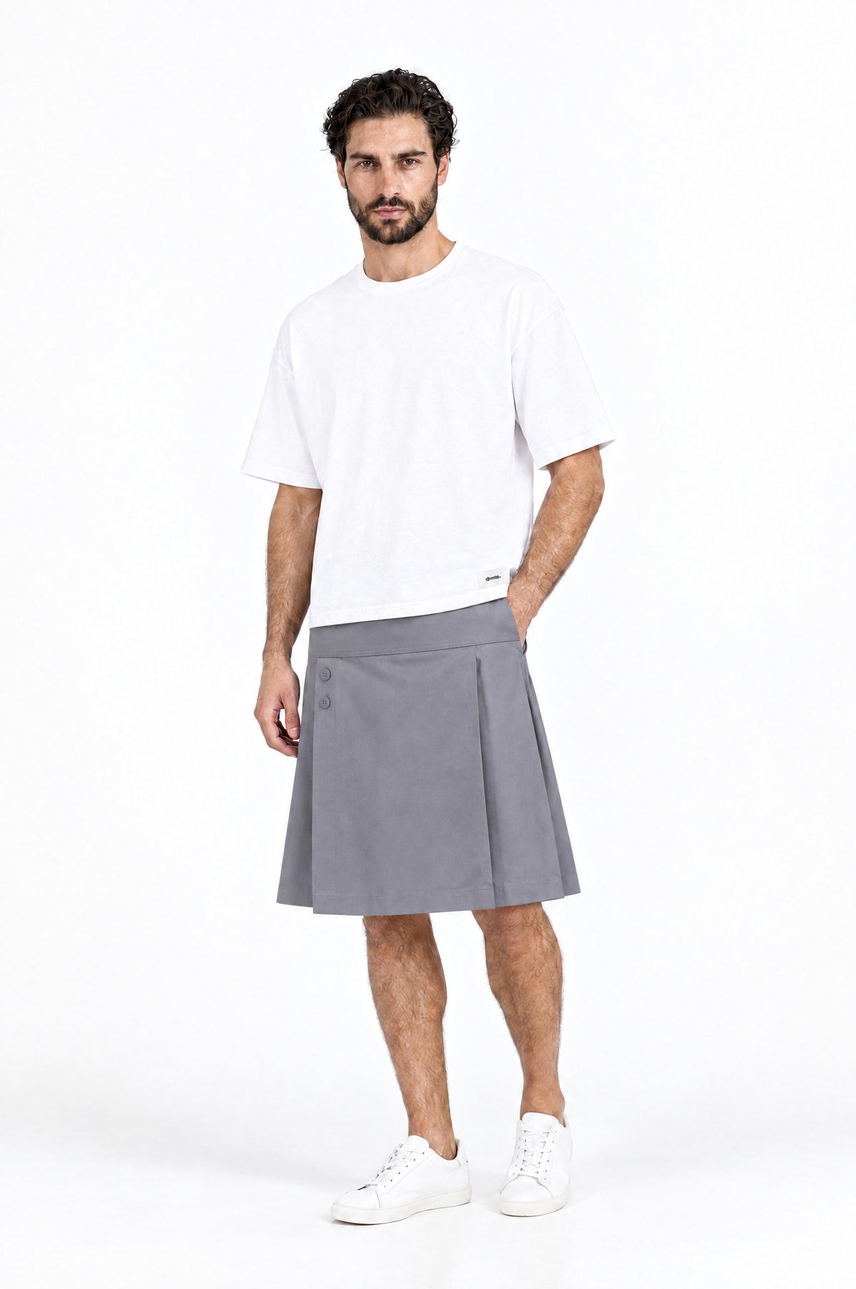 Jupe pour homme BARKER GRIS associée à un T-shirt blanc DAVES