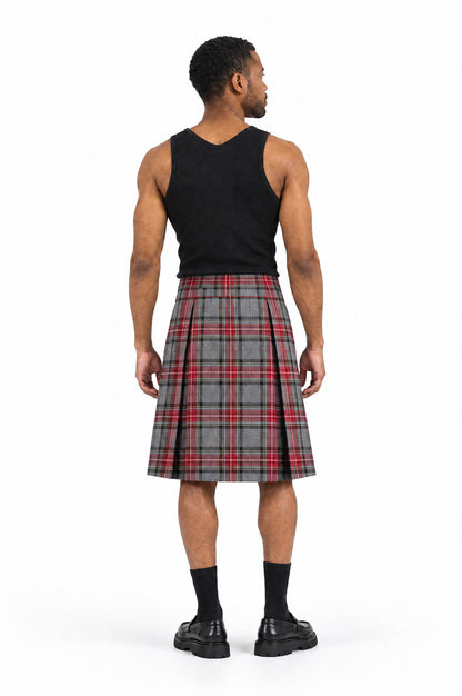 Jupe pour homme BARKER TARTAN ROUGE, vue de dos portée par le mannequin