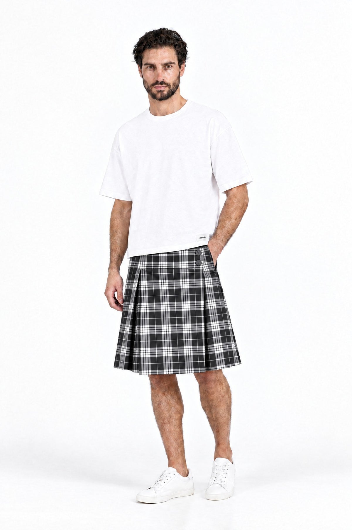 Jupe pour homme BENITO associée à un T-shirt blanc DAVES