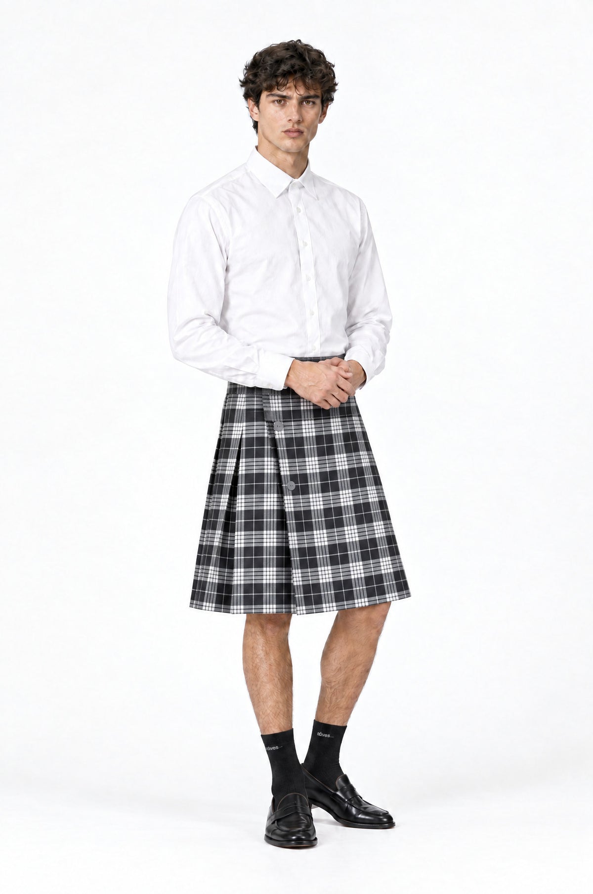 Jupe pour homme BENITO associée à une chemise blanche