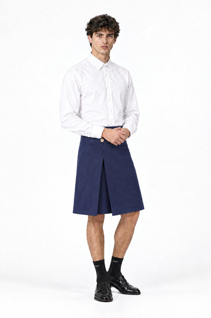 Jupe pour homme HAWKINS BLEU MARINE associée à une chemise blanche