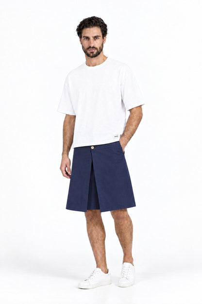 Jupe pour homme HAWKINS BLEU MARINE associée à un T-shirt blanc DAVES