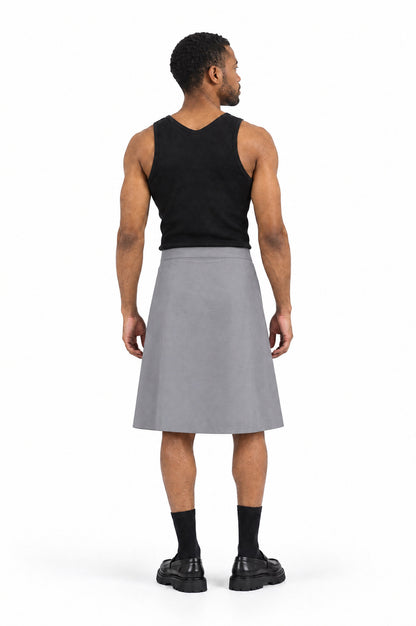 Jupe pour homme HAWKINS GRIS, vue de dos portée par le mannequin