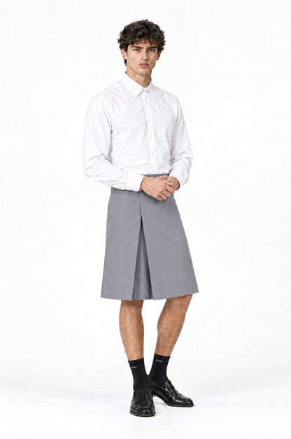 Jupe pour homme HAWKINS GRIS associée à une chemise blanche