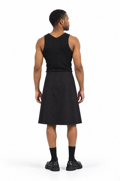 Jupe pour homme HAWKINS NOIR, vue de dos portée par le mannequin