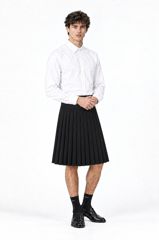 Jupe pour homme PLISADA NOIR associée à une chemise blanche