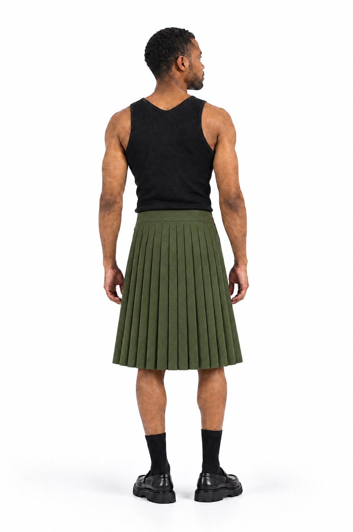 Jupe pour homme PLISADA VERT, vue de dos portée par le mannequin