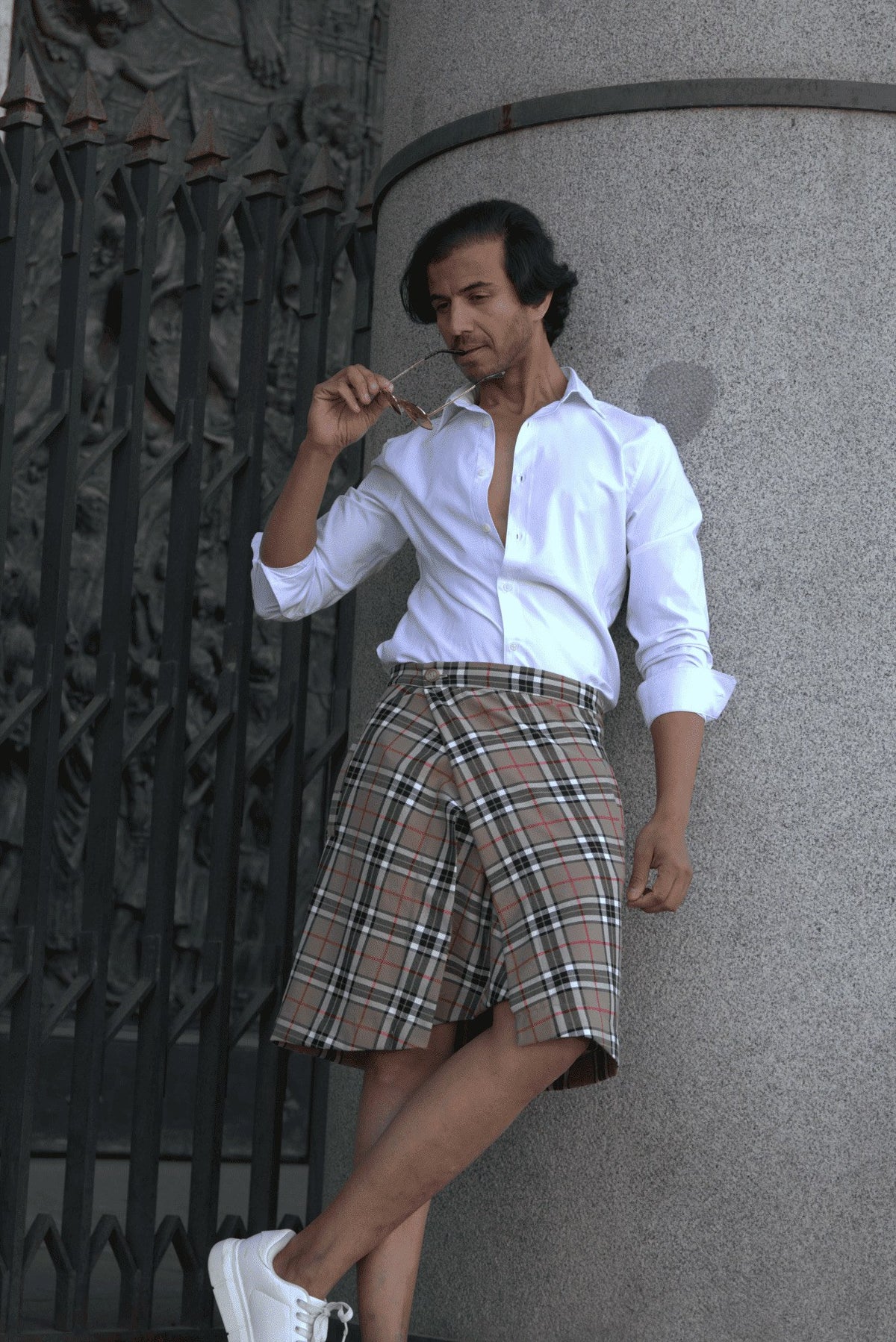 Falda Tartan Gold de DAVES, look en la calle