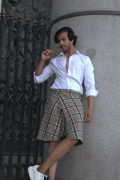 Falda Tartan Gold de DAVES, look en la calle